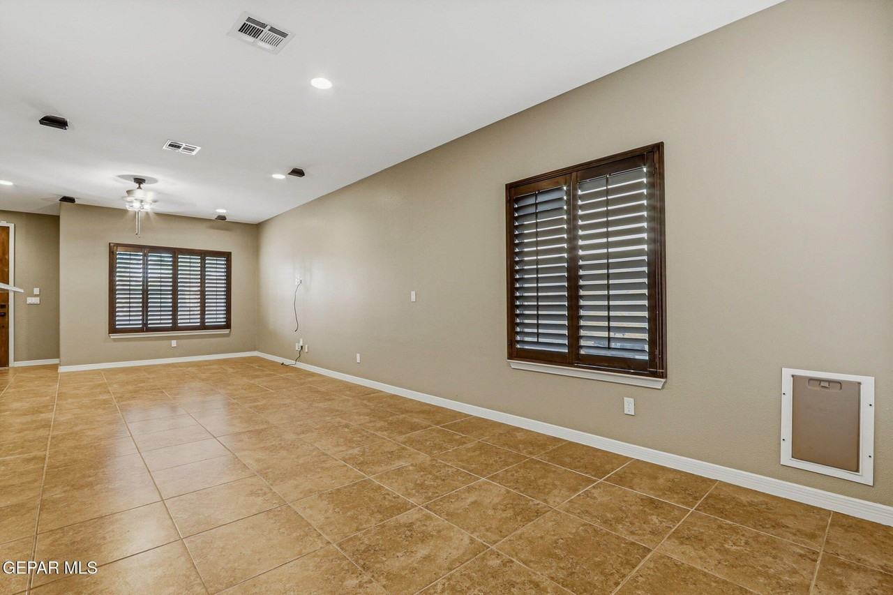 14208 Poets Rock Ln - Photo 7 of 36