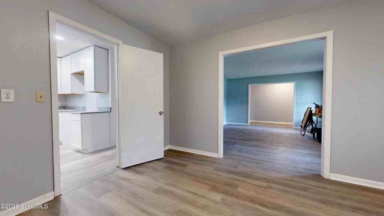 1001 Darling Ave - Photo 4 of 36