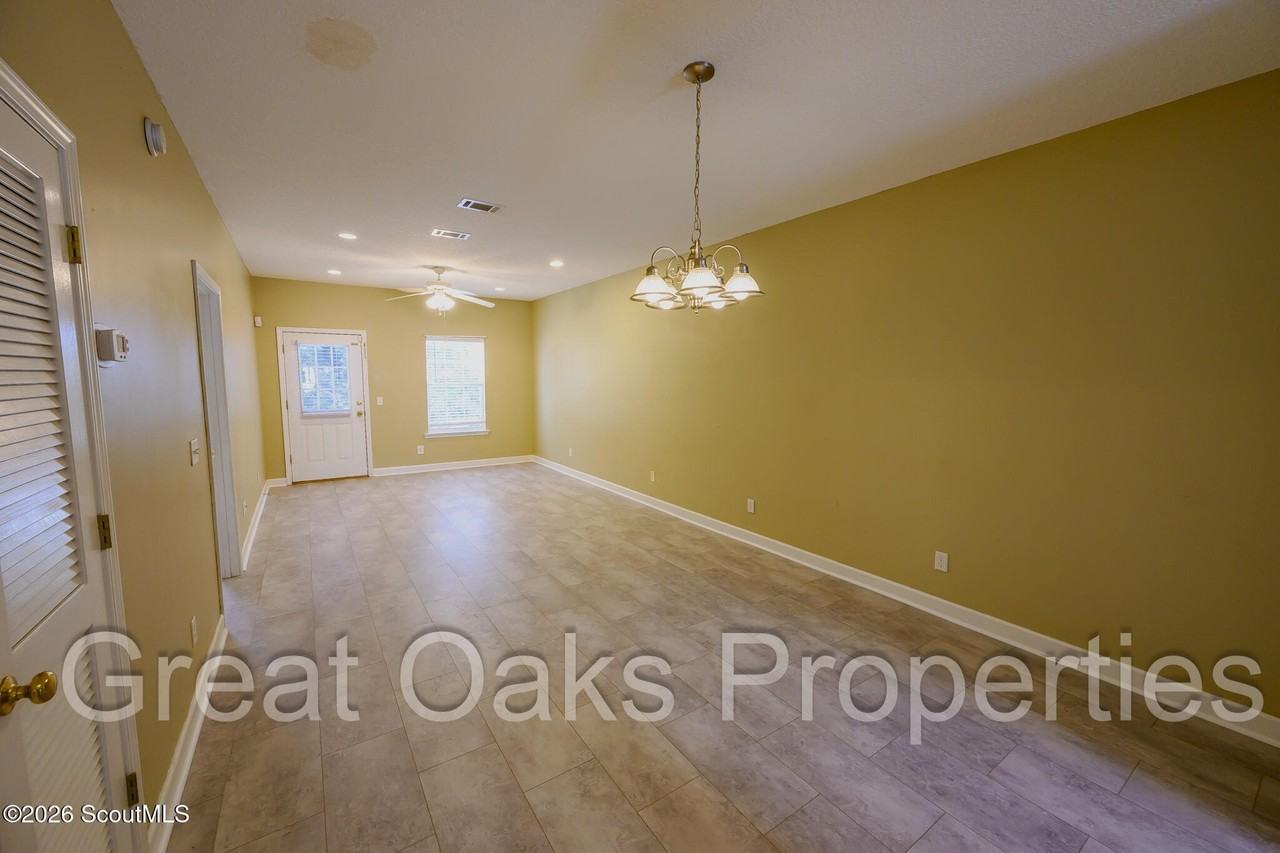 456 Moss Creek Ln - Photo 2 of 9