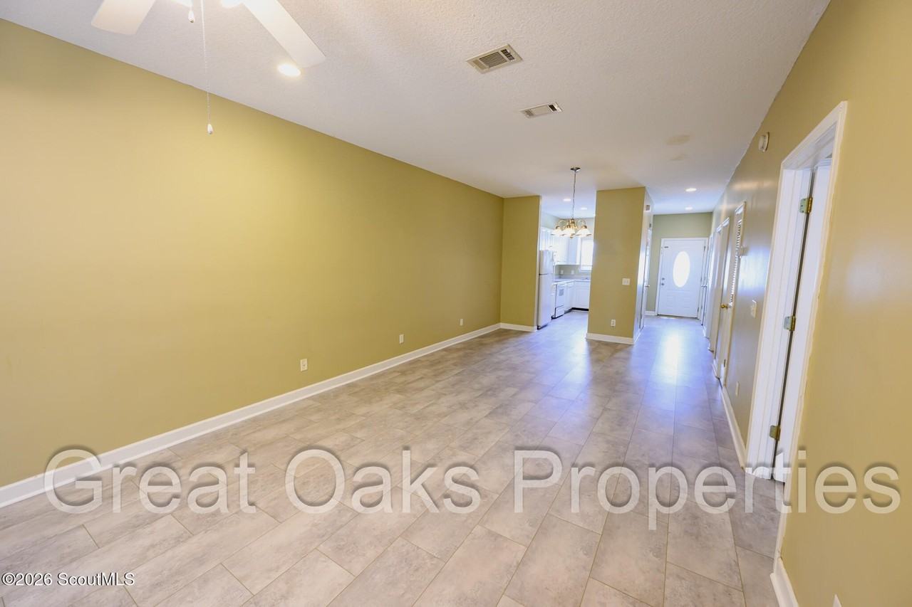 456 Moss Creek Ln - Photo 3 of 9