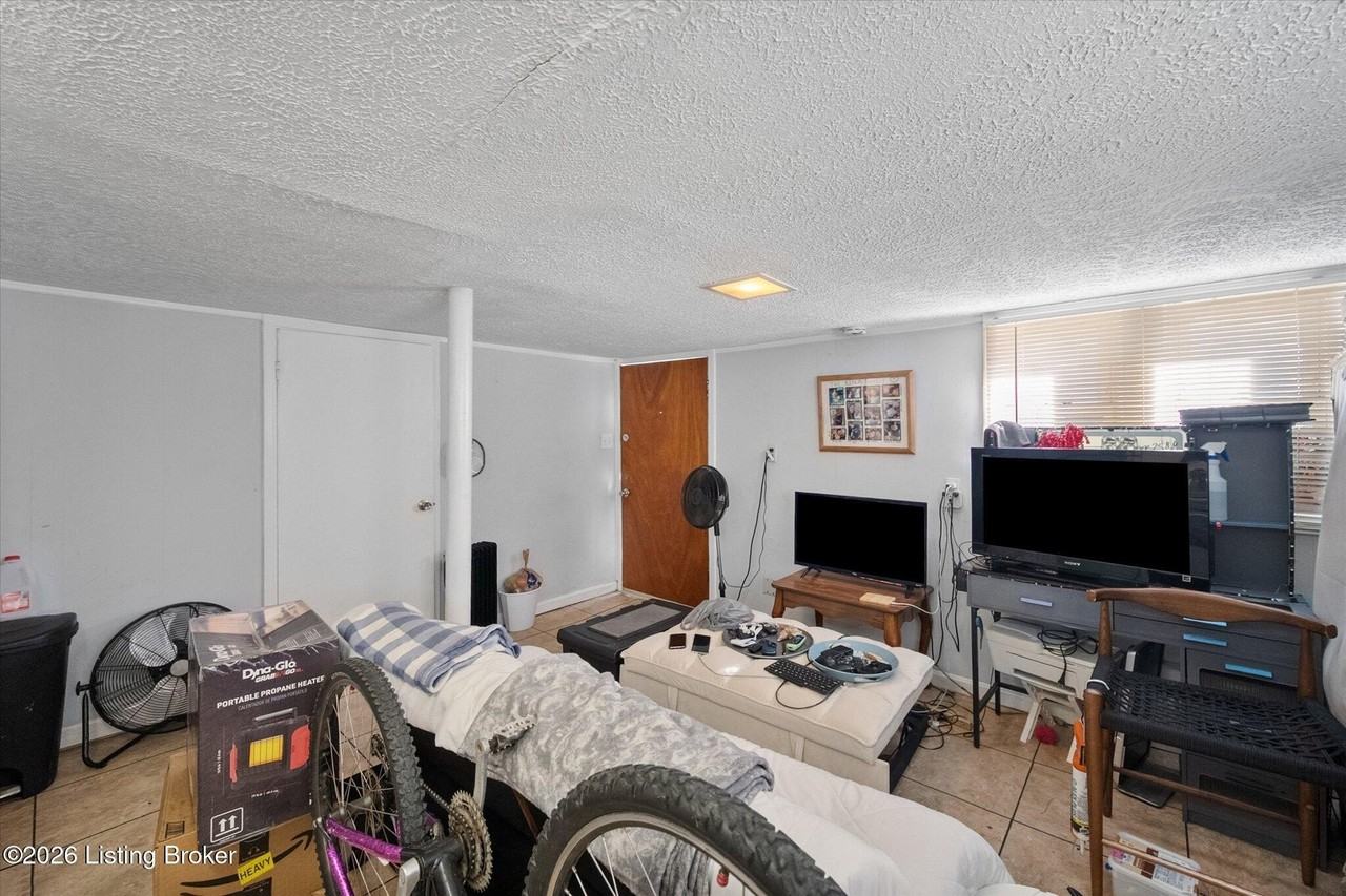 4925 Southside Dr #4 - Photo 5 of 14