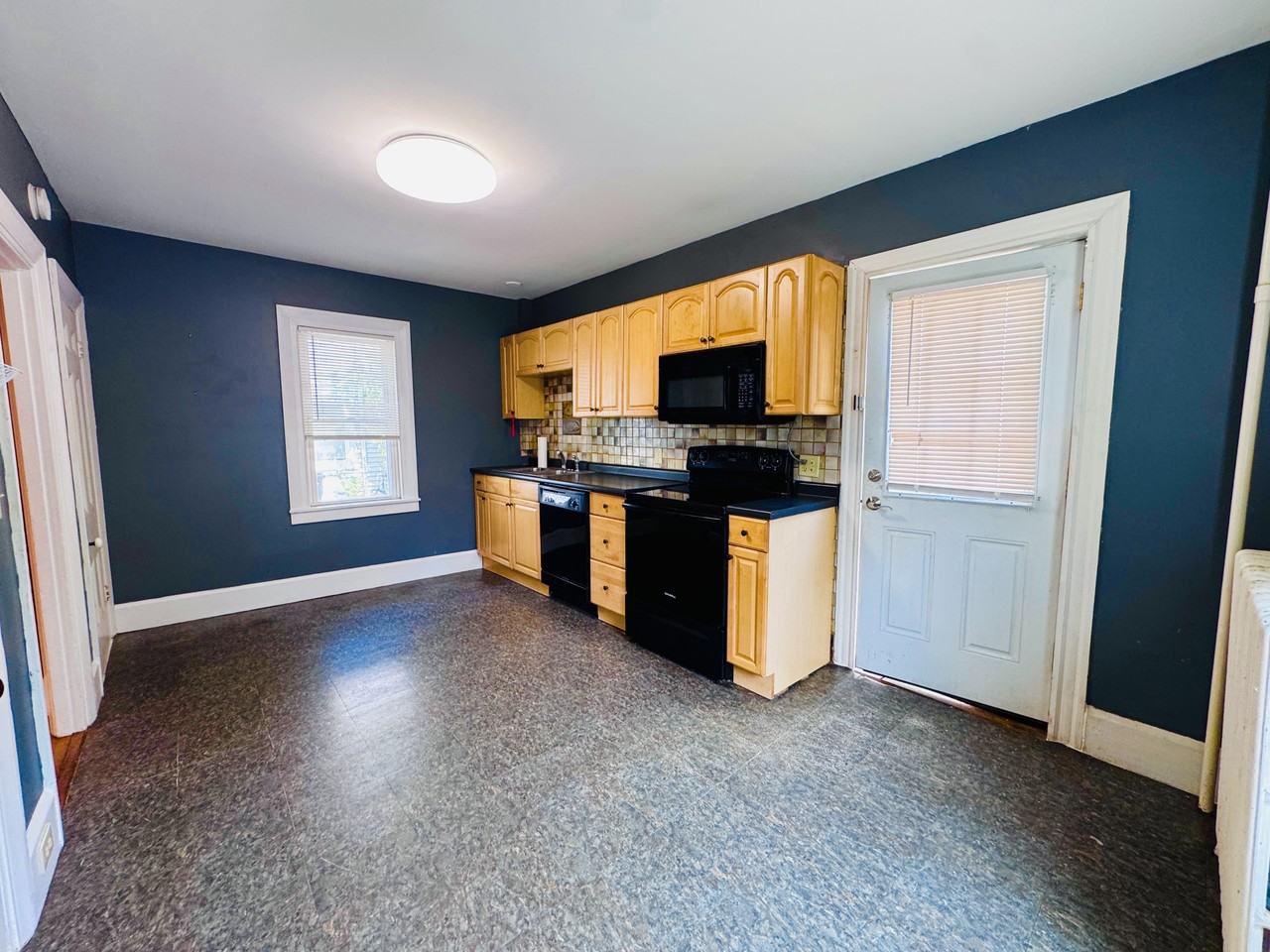 161 Essex St #1 - Photo 4 of 8
