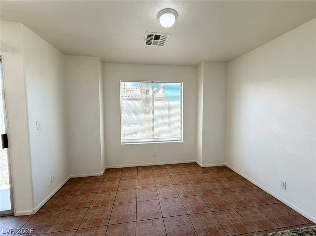 8256 Ten Gallon Ct - Photo 5 of 17