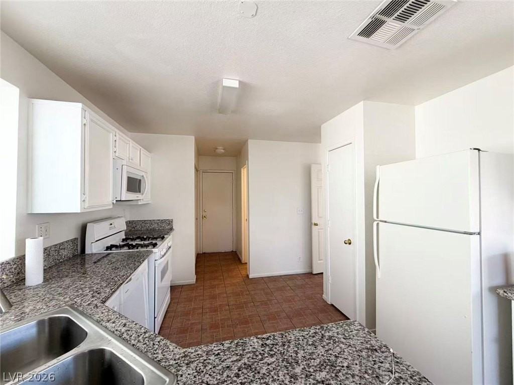 8256 Ten Gallon Ct - Photo 6 of 17