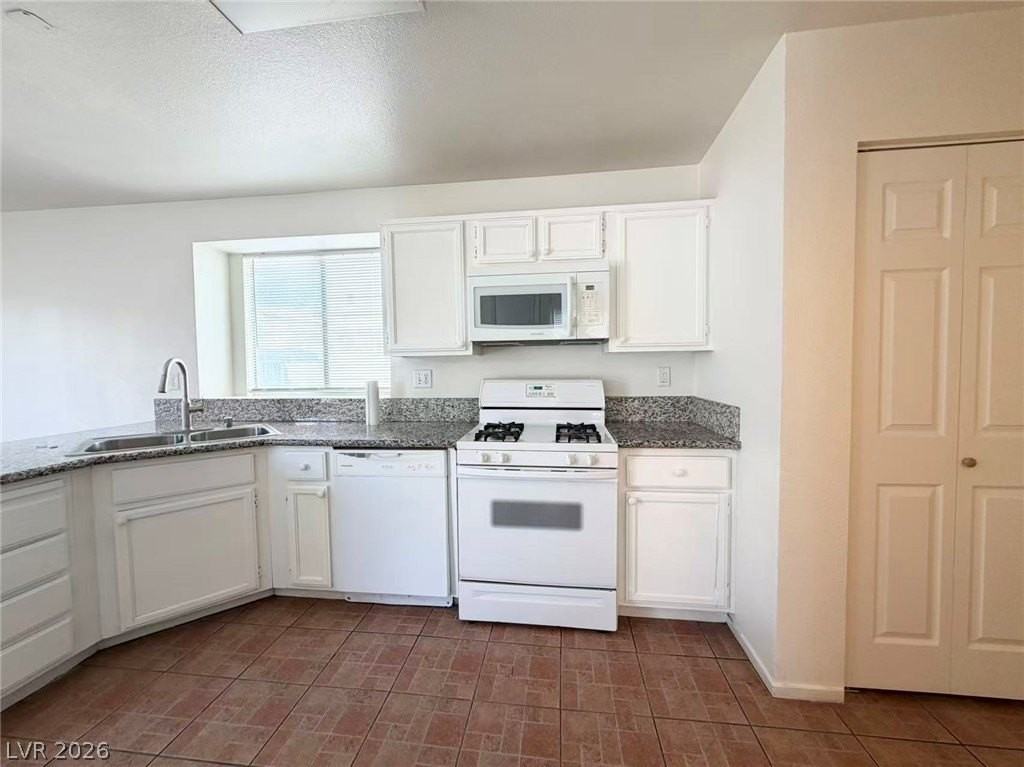 8256 Ten Gallon Ct - Photo 7 of 17