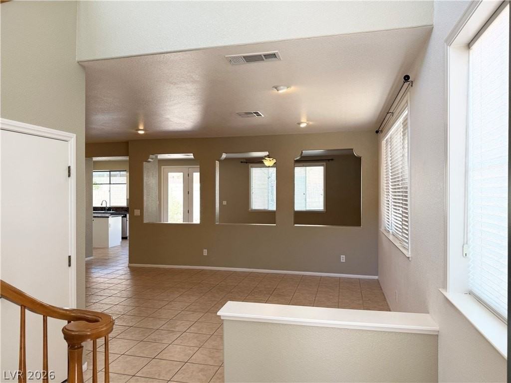 9862 Shadow Grove Ave - Photo 4 of 30