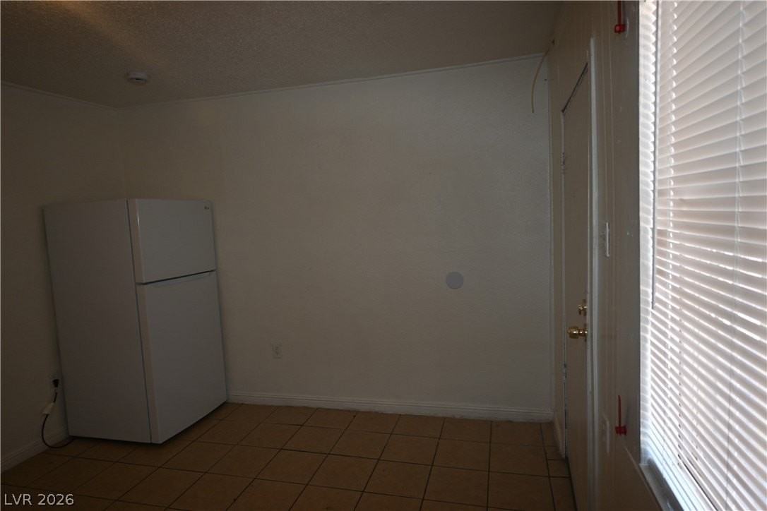 1007 C St #3 - Photo 4 of 11