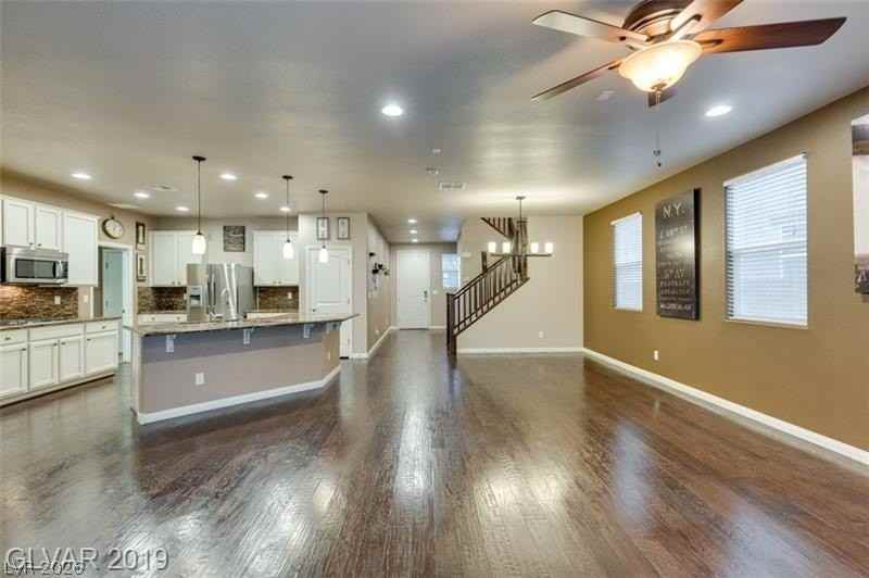 1077 Hickory Park St - Photo 3 of 12