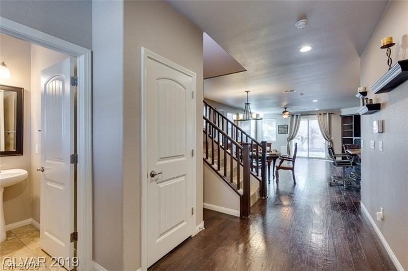 1077 Hickory Park St - Photo 7 of 12