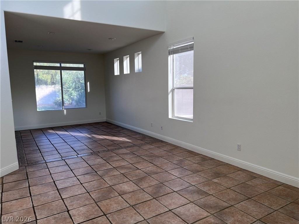 3031 Scenic Valley Way - Photo 4 of 28
