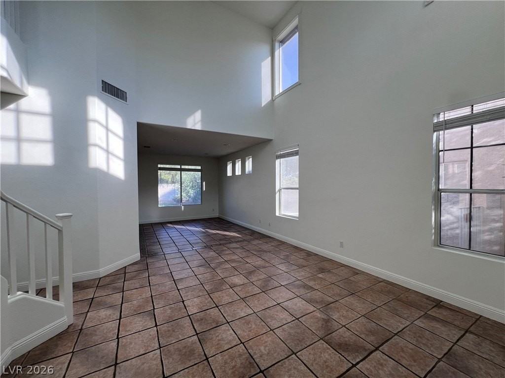 3031 Scenic Valley Way - Photo 5 of 28