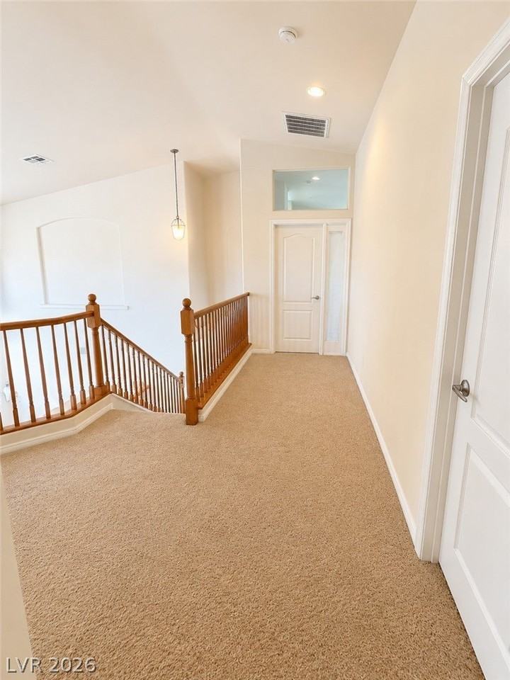 409 Orchid Oasis Ave - Photo 4 of 8