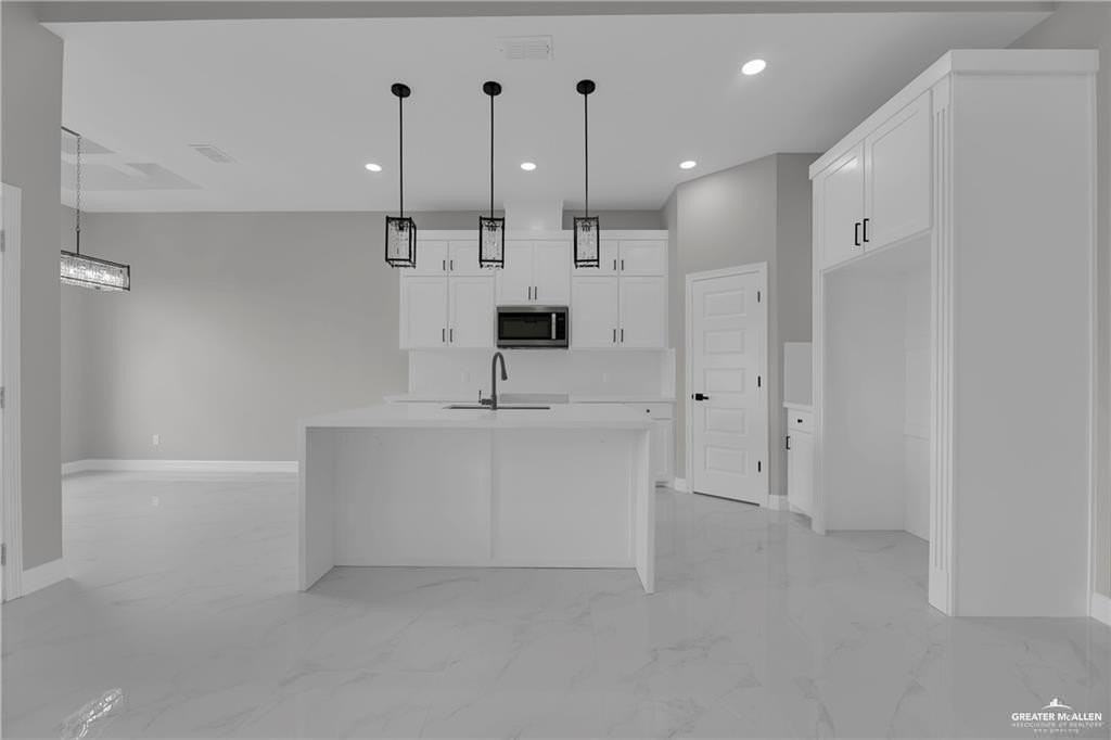 1305 W Oscar St - Photo 2 of 15