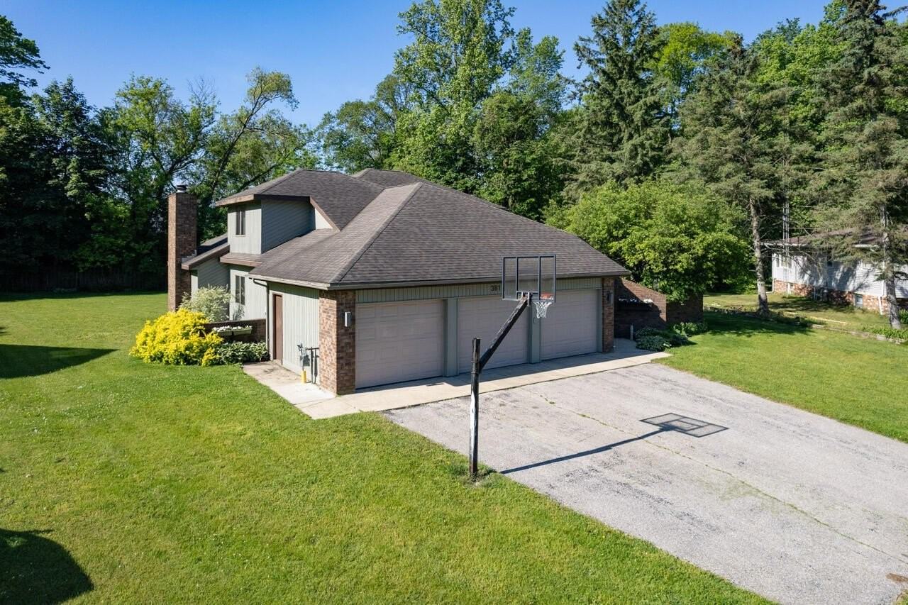 381 Timber Dr - Photo 2 of 40