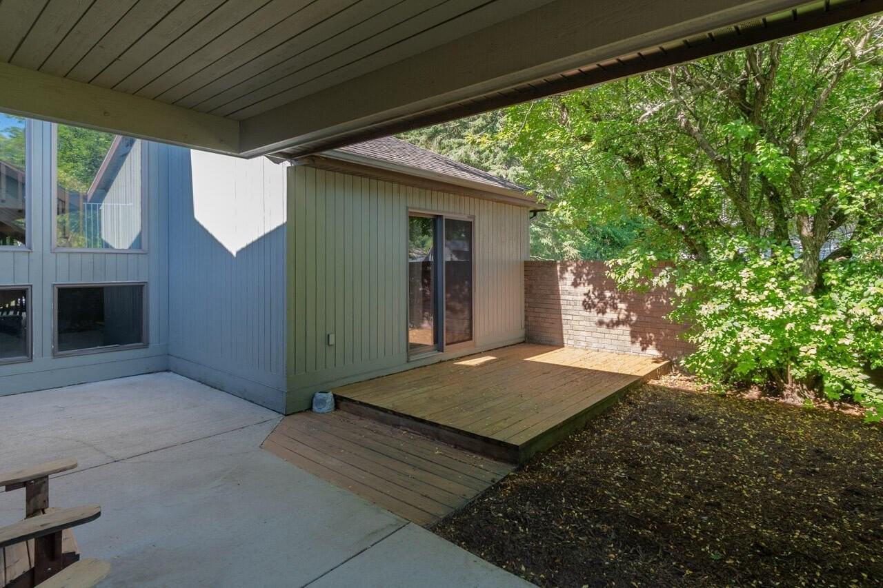 381 Timber Dr - Photo 4 of 40