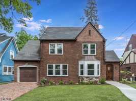 featured image of 186 Gregory Ave
