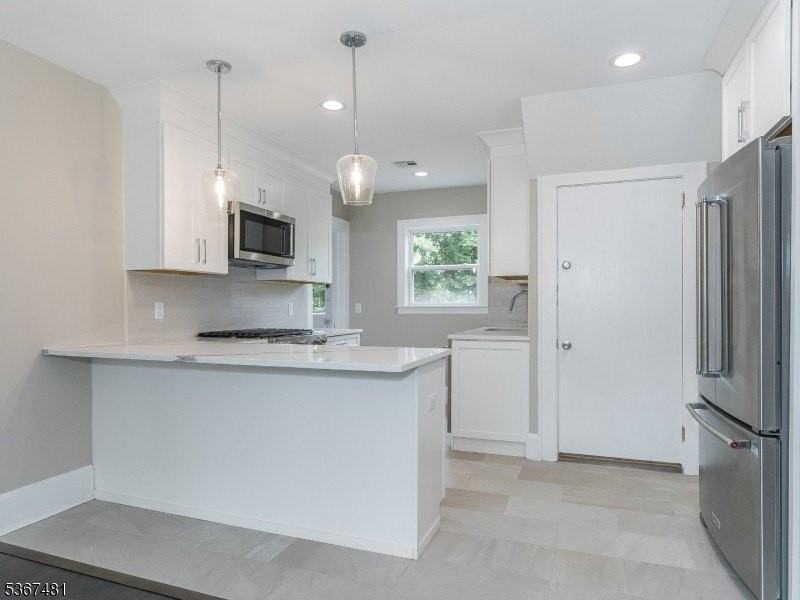 186 Gregory Ave - Photo 6 of 17