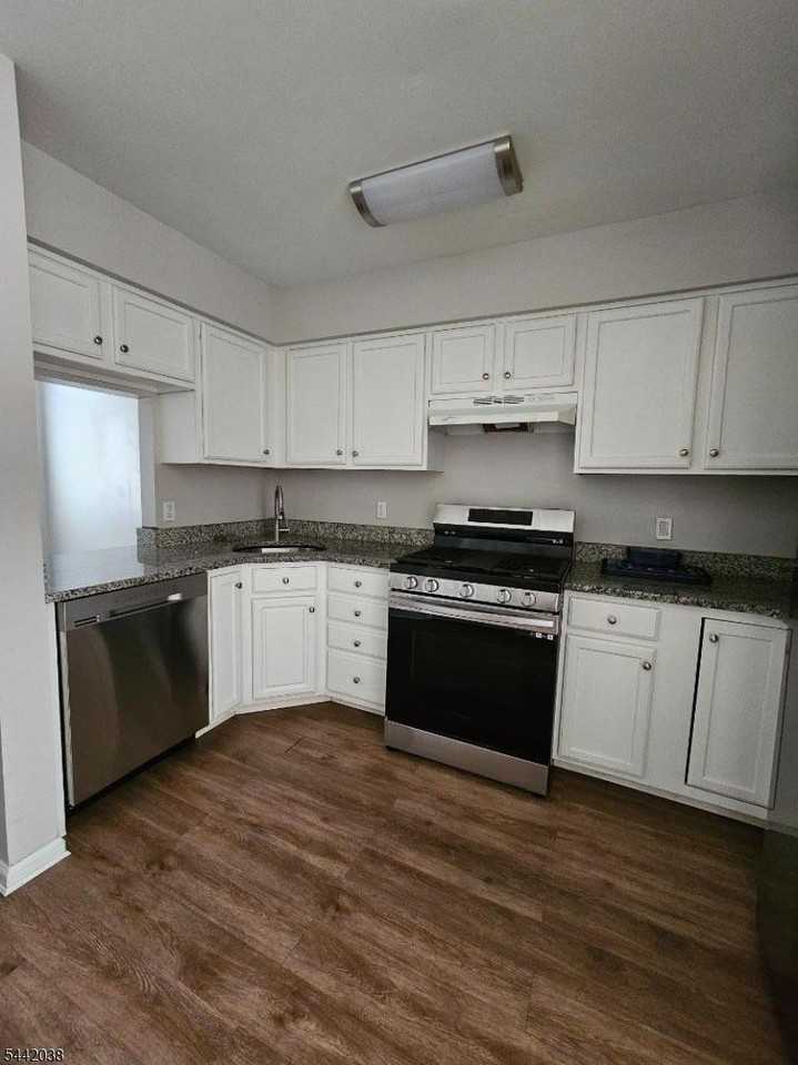 72 Boyd St - Photo 5 of 14