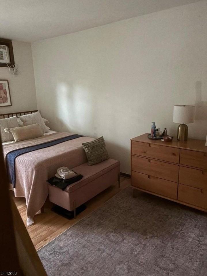 295 Claremont Ave #6 - Photo 6 of 10