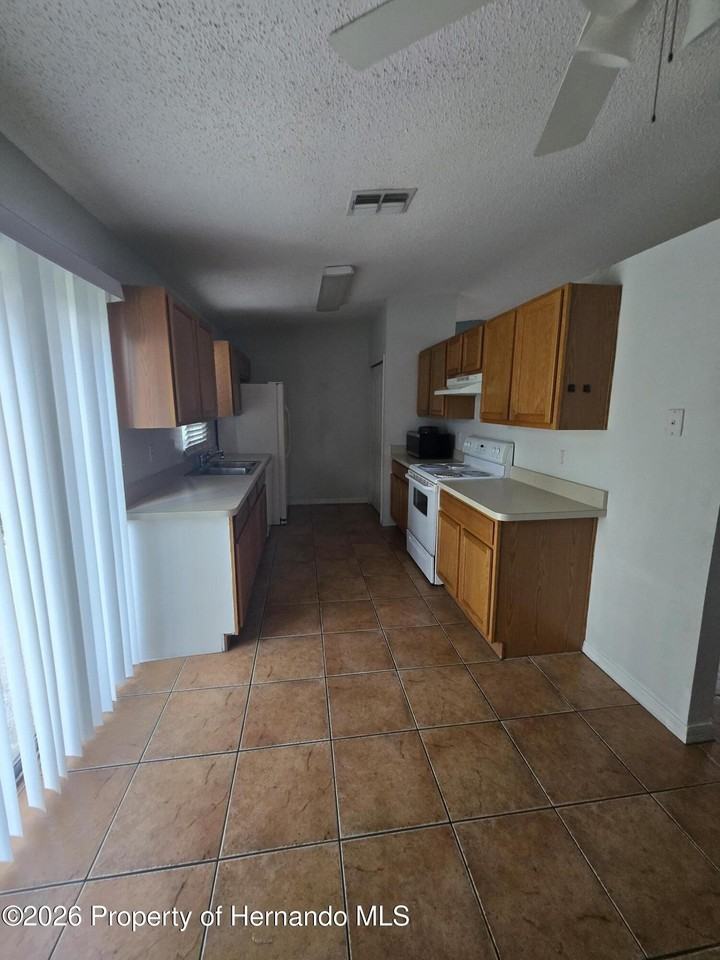 5085 Courtland Rd - Photo 4 of 13