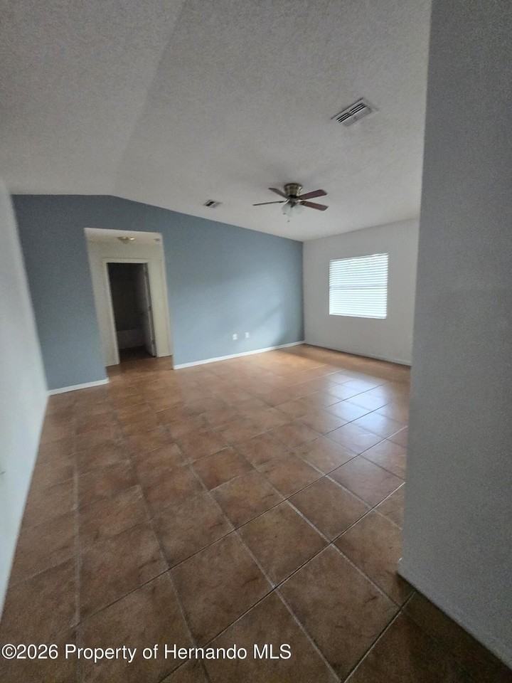 5085 Courtland Rd - Photo 5 of 13
