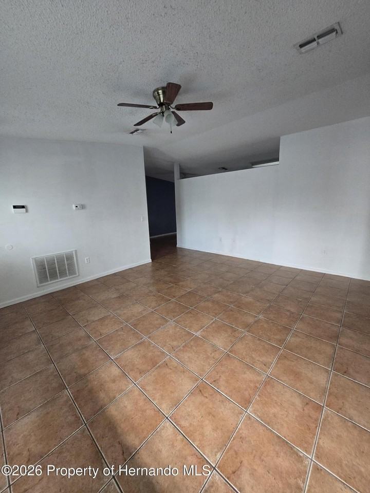 5085 Courtland Rd - Photo 7 of 13