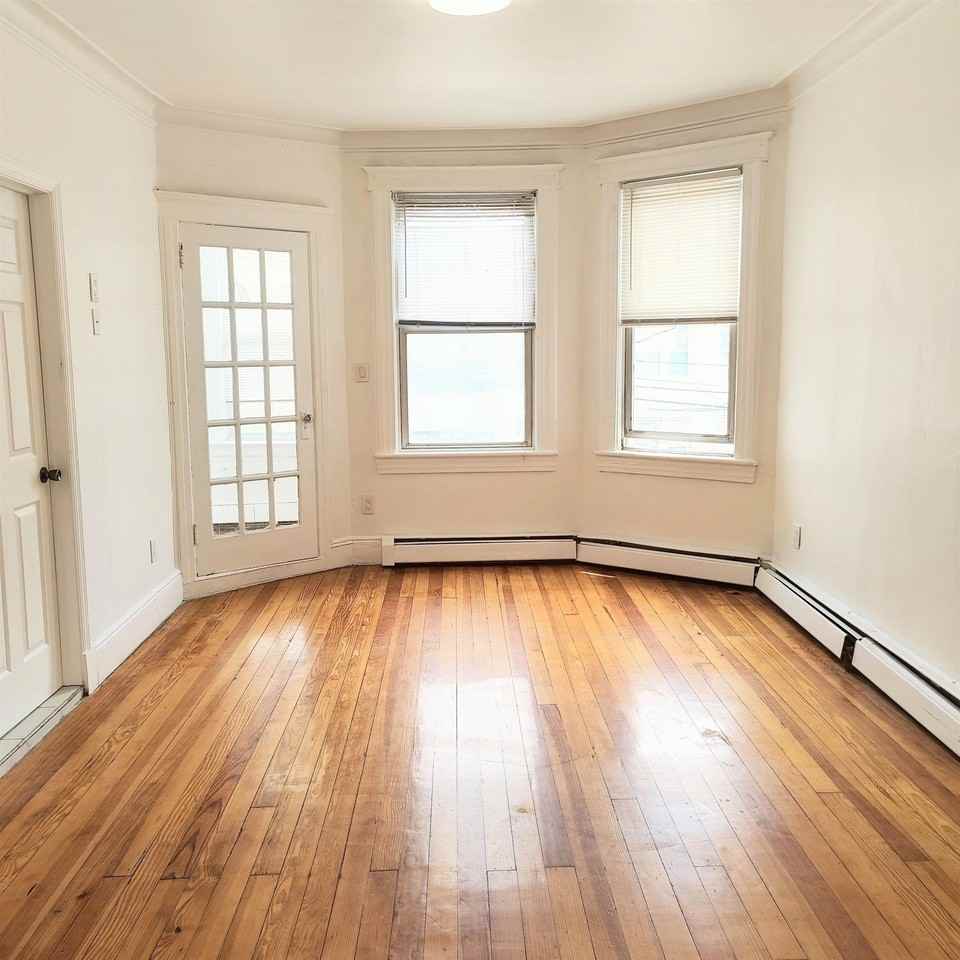 375 Union St #2 - Photo 5 of 19