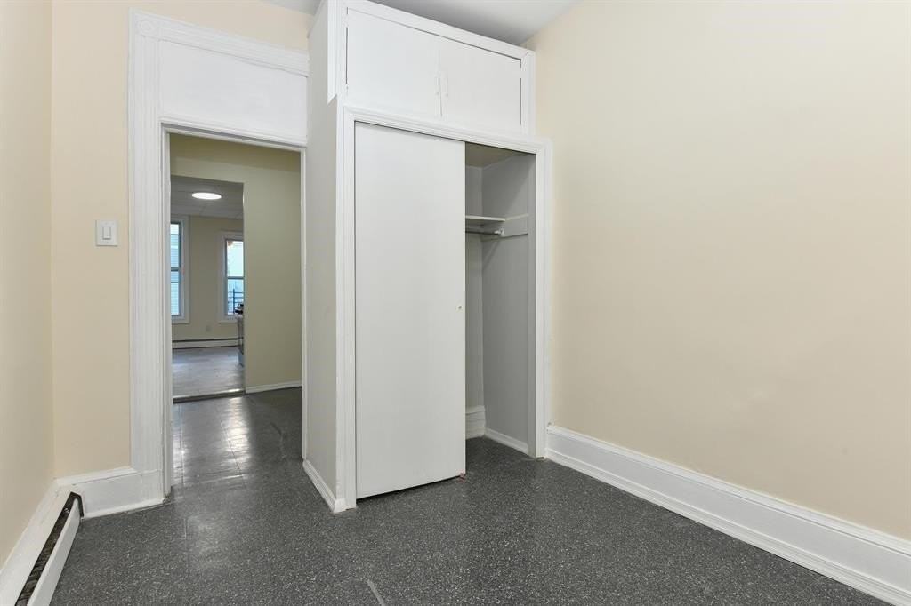 531 28th St #1 - Photo 3 of 21
