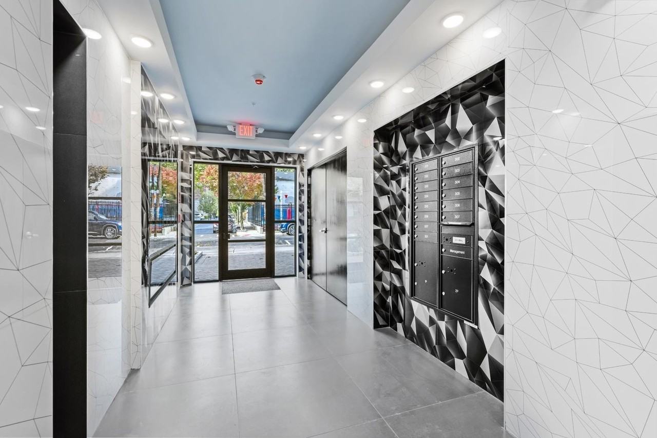 26 GRAND ST #302 - Photo 4 of 19