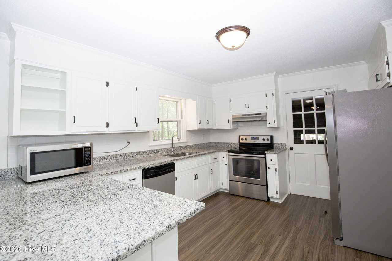 901 Glendale Dr - Photo 7 of 49