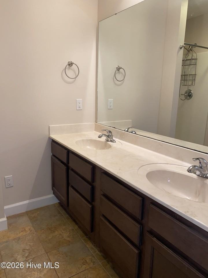 107 Arrowhead Trl - Photo 3 of 11
