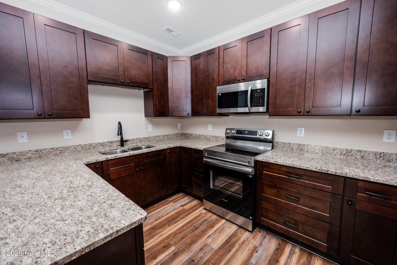 128 Macdonald Blvd - Photo 5 of 19