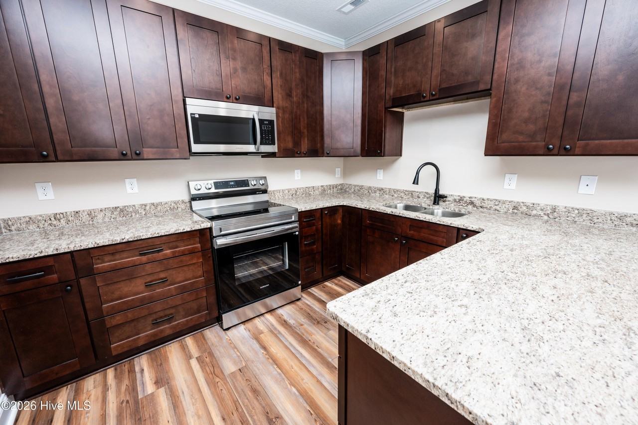 130 Macdonald Blvd - Photo 4 of 21