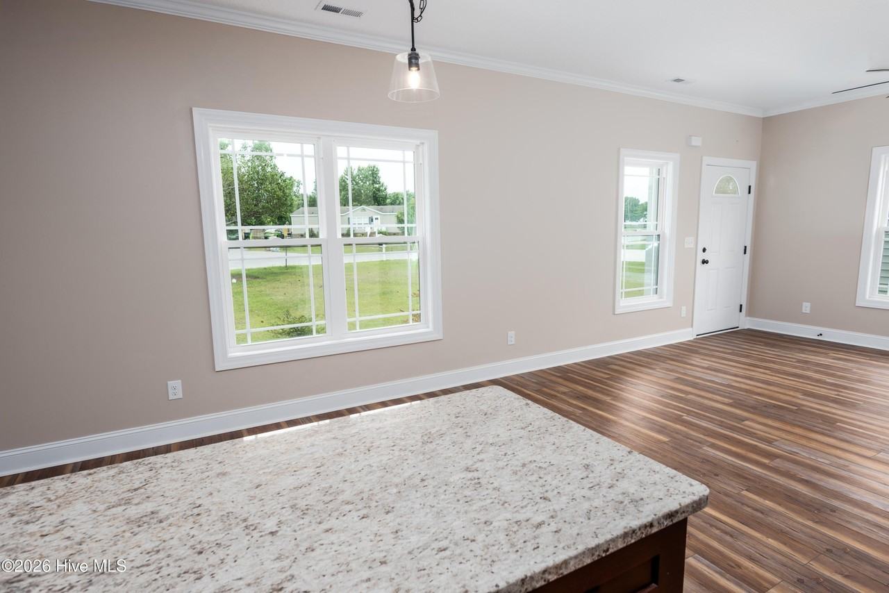 130 Macdonald Blvd - Photo 5 of 21