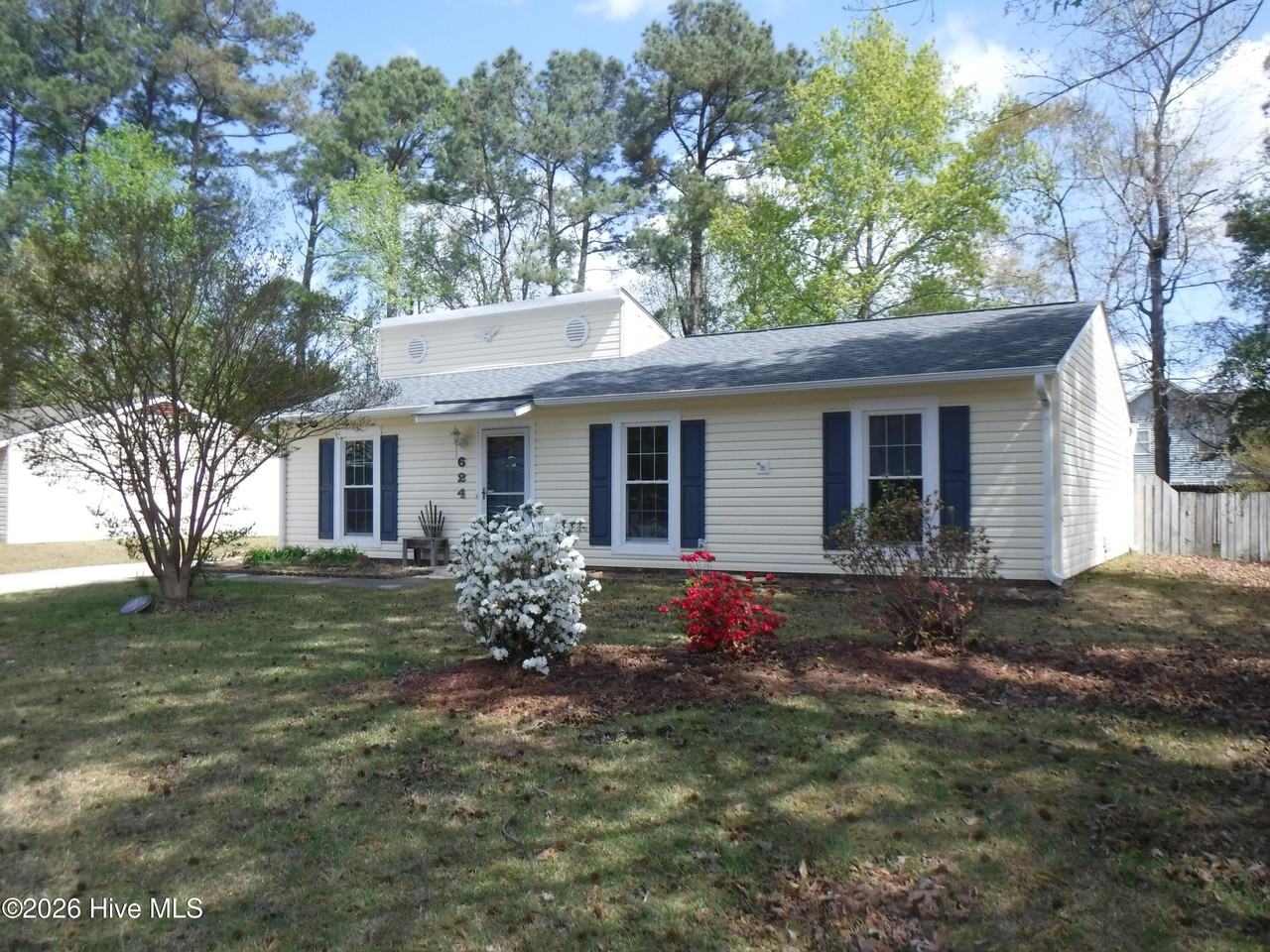 624 Shadowridge Rd - Photo 3 of 17