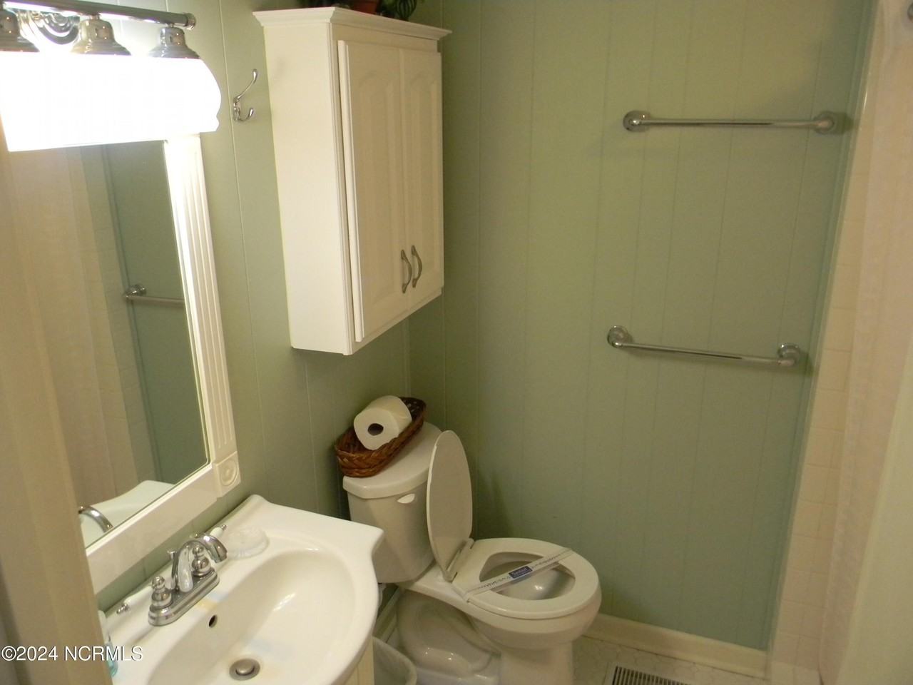 323 Front St - Photo 7 of 14