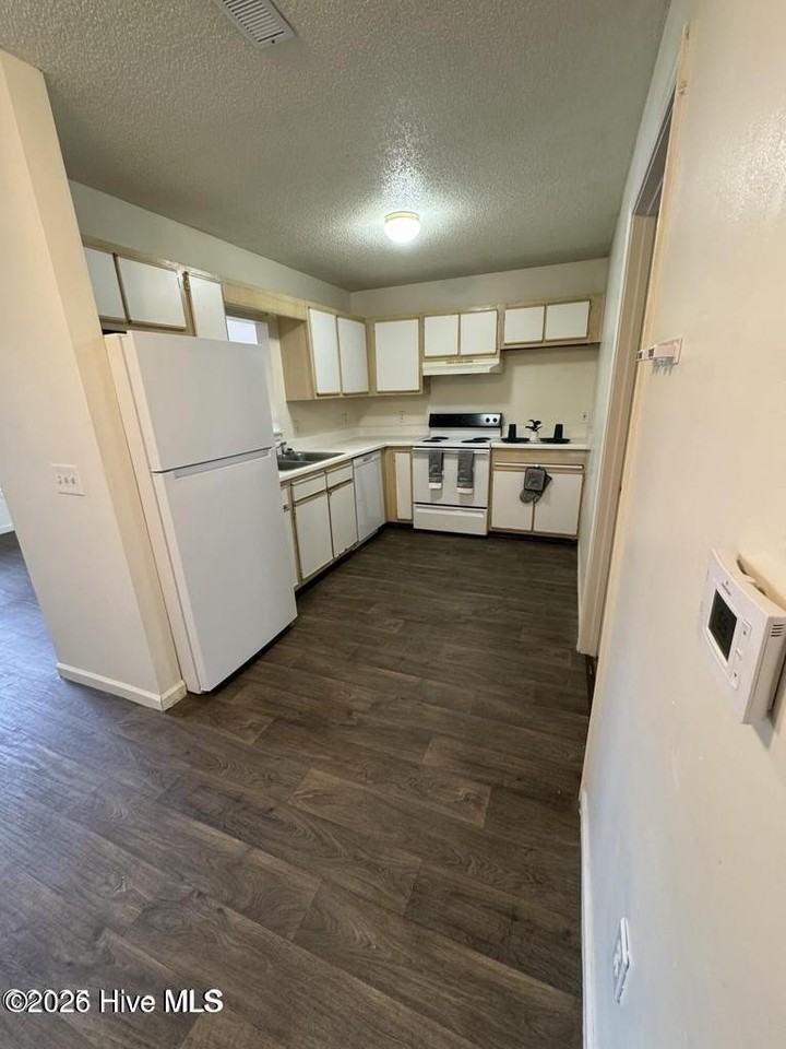 157 Wellingham Ave #59 - Photo 4 of 6