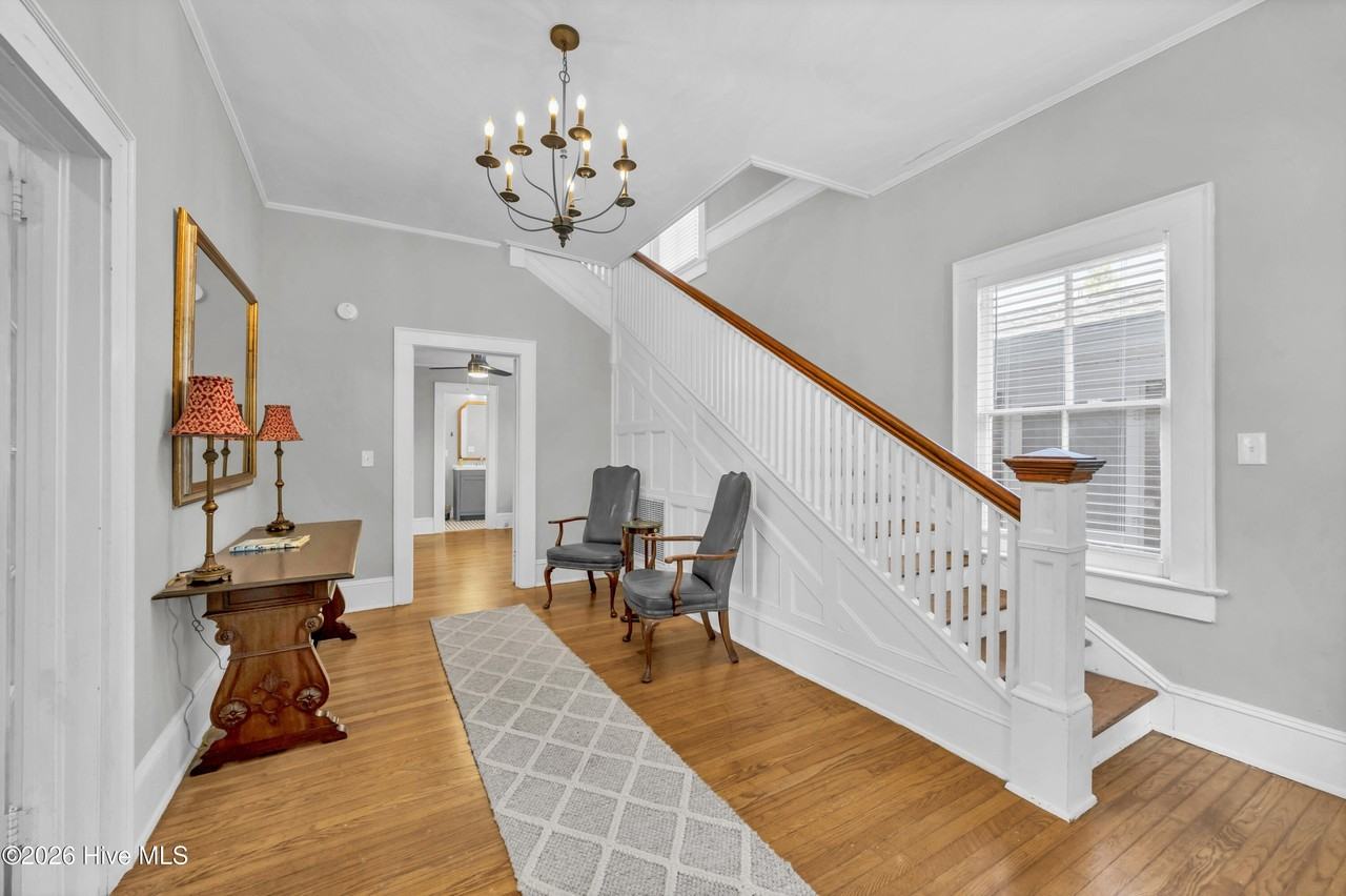 1517 Market St - Photo 3 of 26