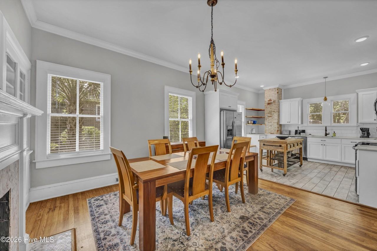 1517 Market St - Photo 7 of 26