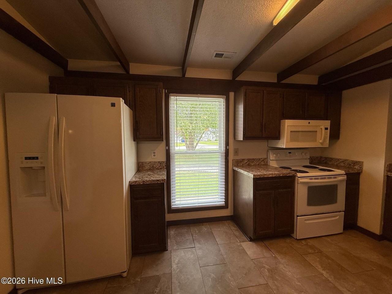 804 Brynn Marr Rd - Photo 3 of 12