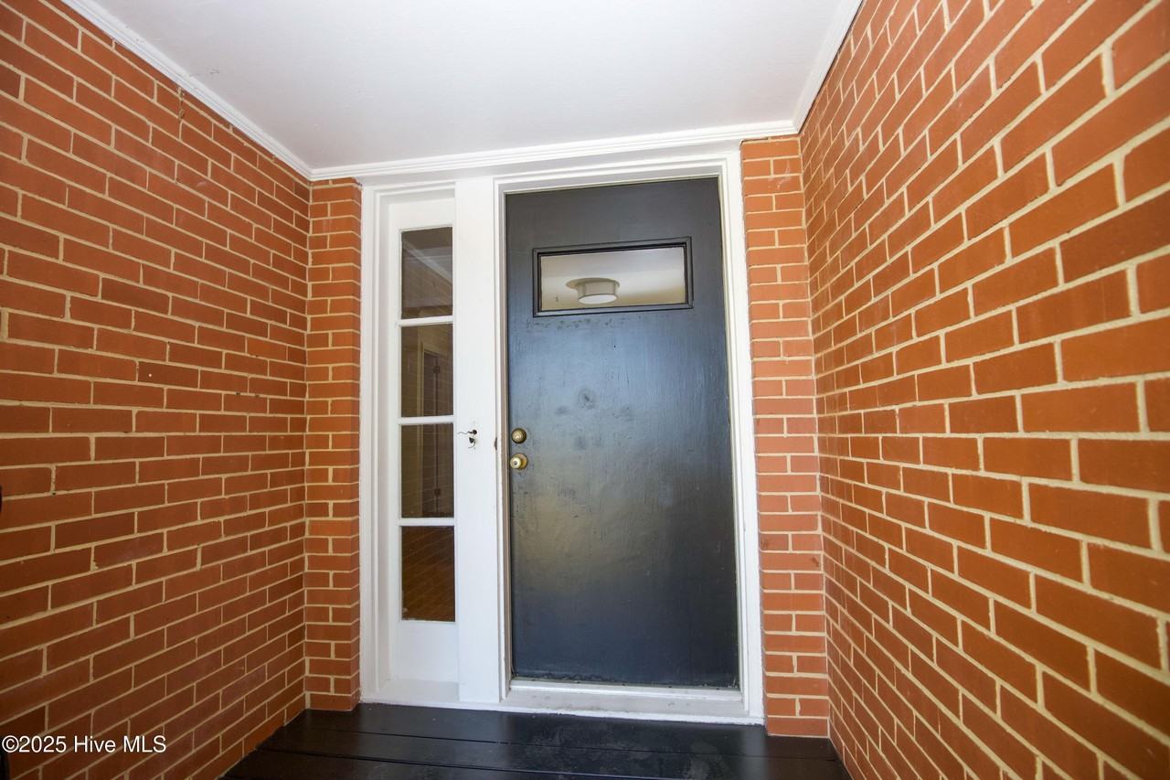 345 E New Hampshire Ave - Photo 3 of 50