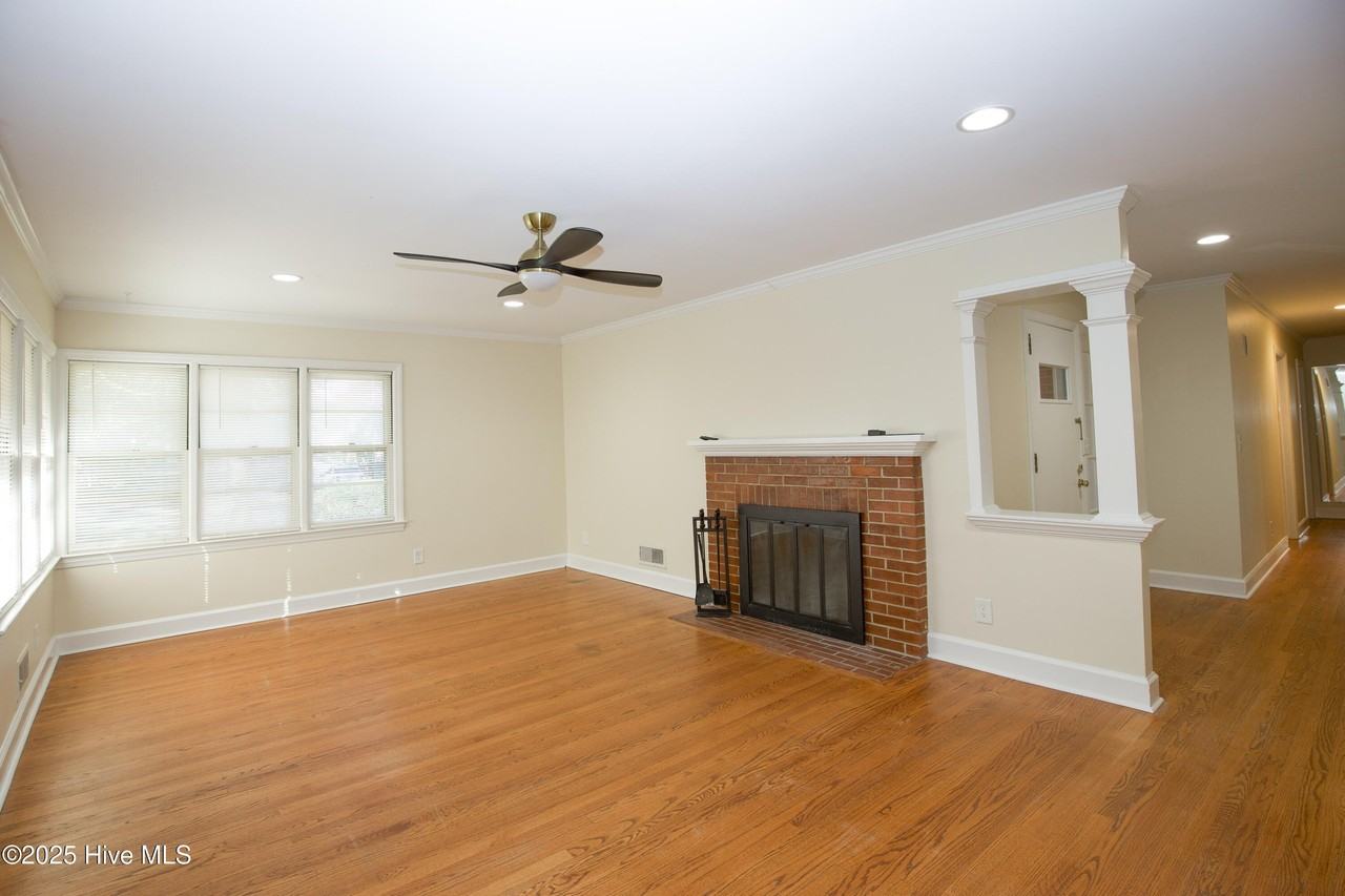 345 E New Hampshire Ave - Photo 6 of 50