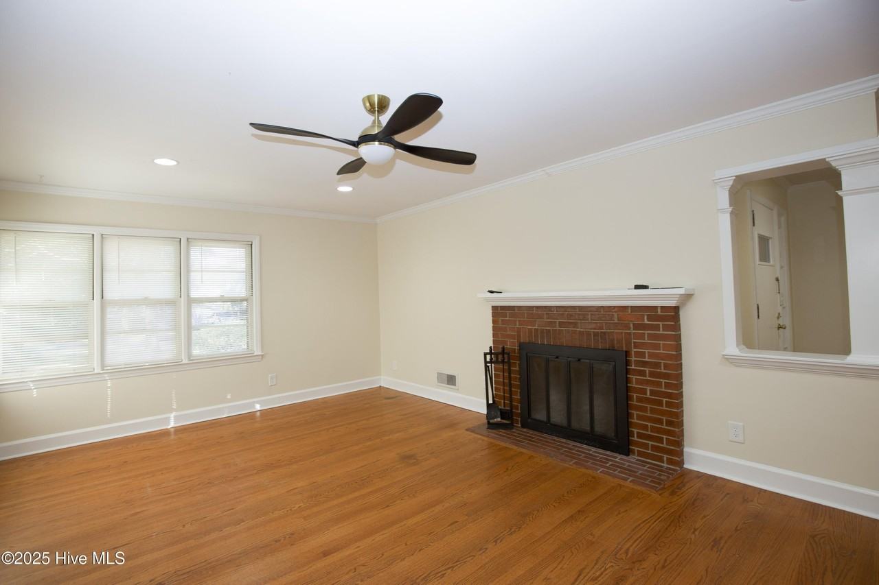 345 E New Hampshire Ave - Photo 7 of 50