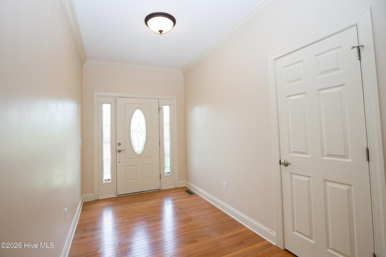 34 Princess Gate Dr - Photo 5 of 50