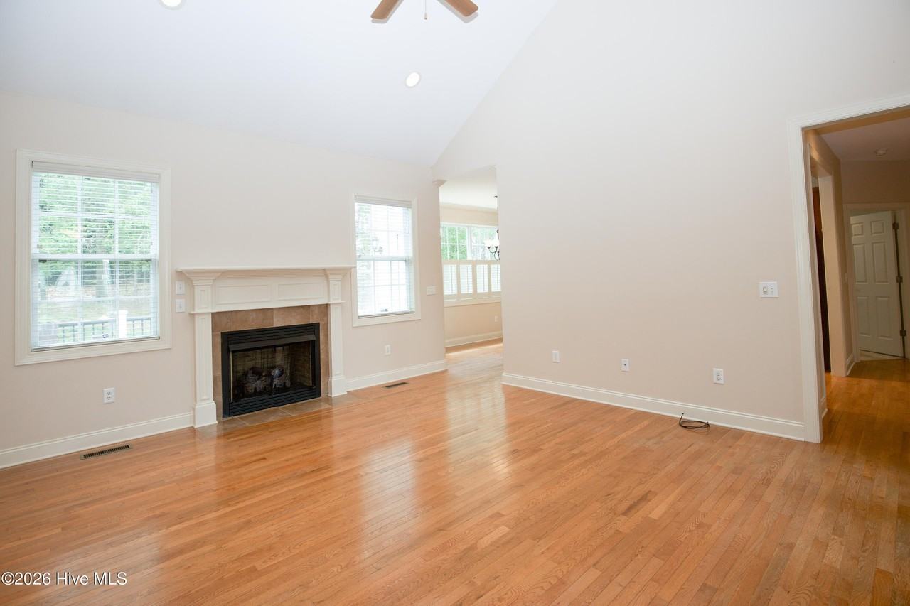 34 Princess Gate Dr - Photo 7 of 50