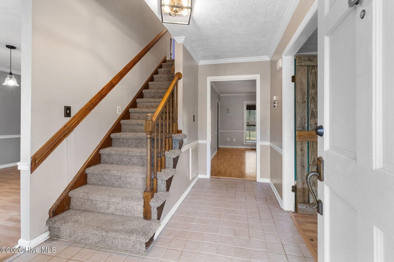 7666 Wilkins Dr - Photo 7 of 45