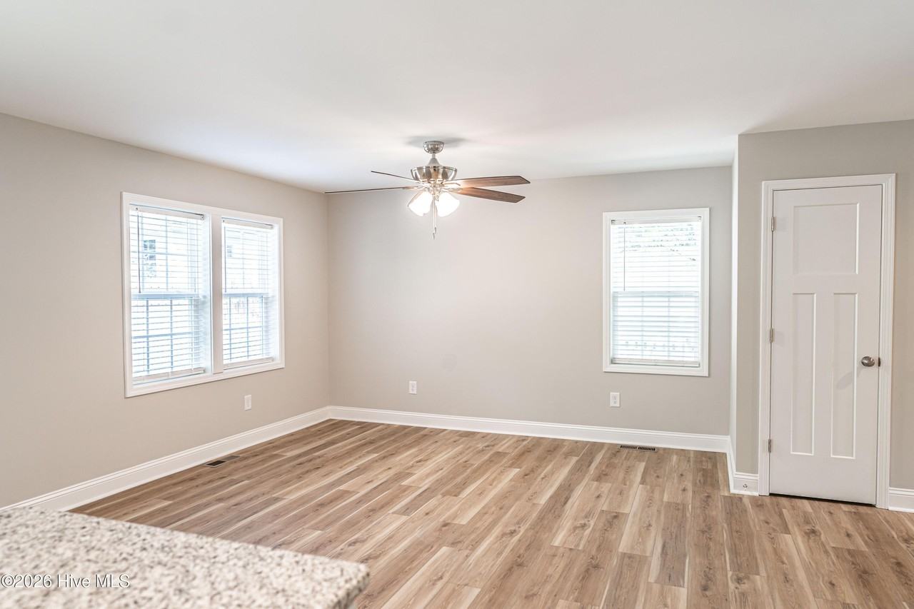 435 W New Jersey Ave - Photo 7 of 27
