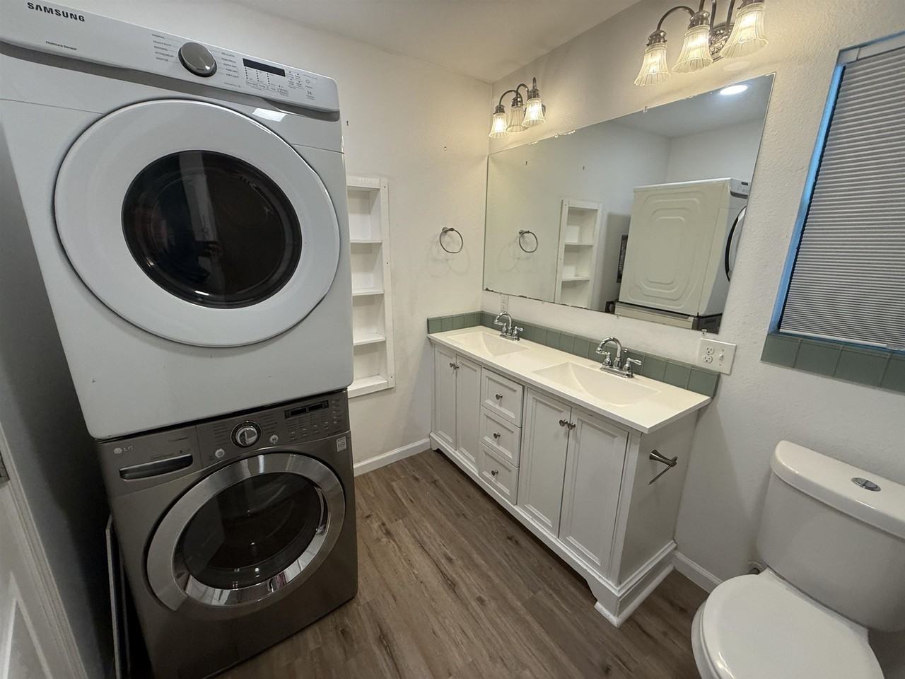 201 S Rhomberg St - Photo 4 of 7