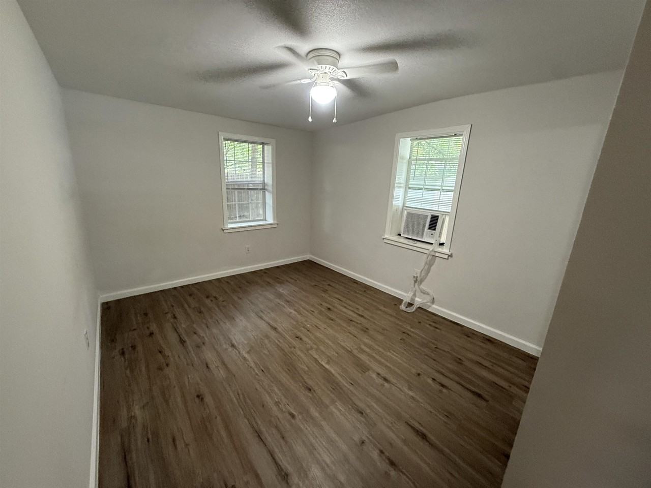 201 S Rhomberg St - Photo 7 of 7