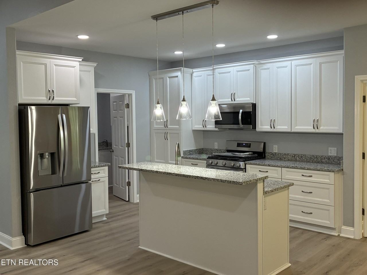 134 Glenwood Dr - Photo 4 of 18